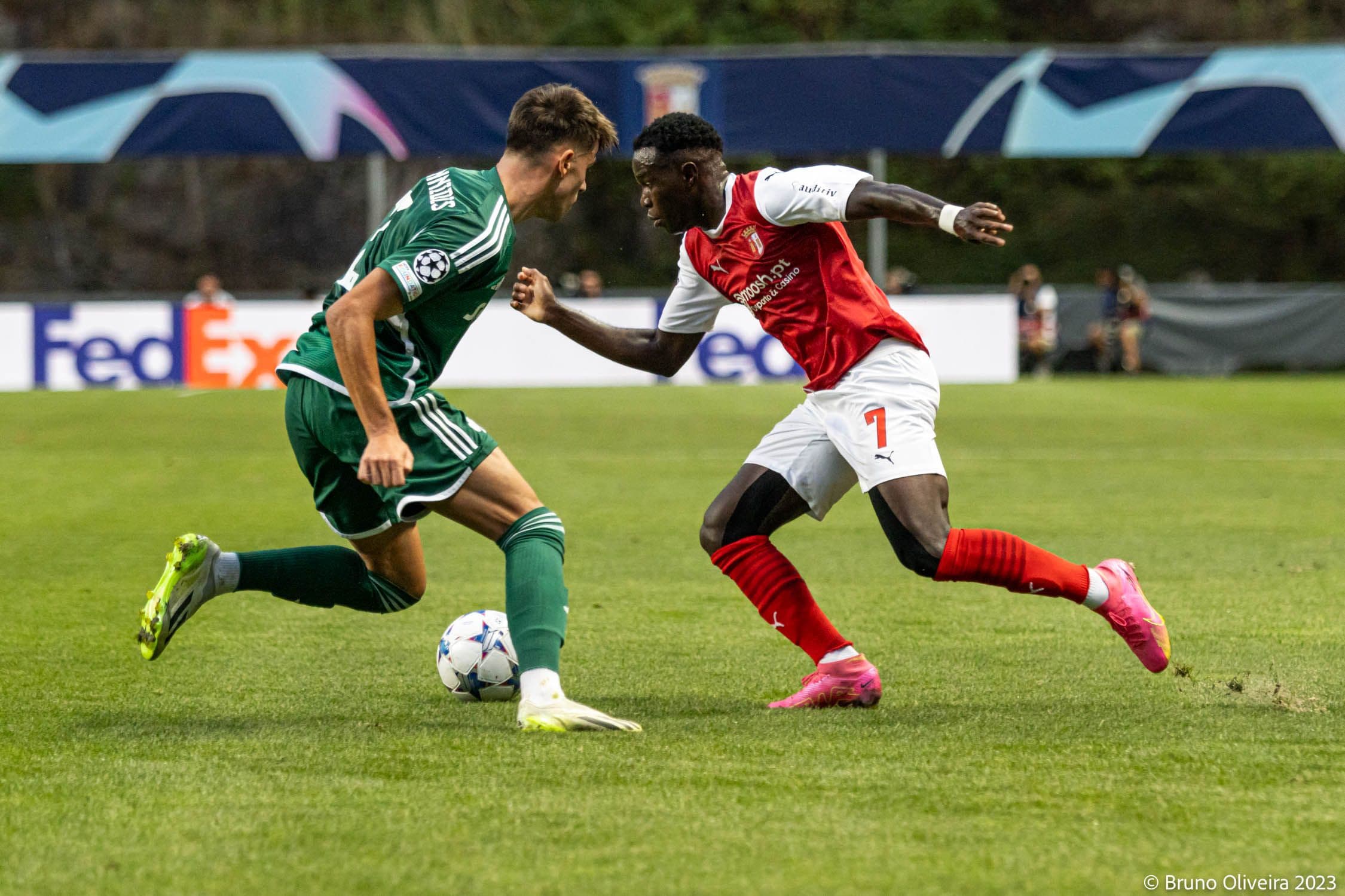 Main image of UCL Playoff: Braga nears UCL group stage, yet challenges remain