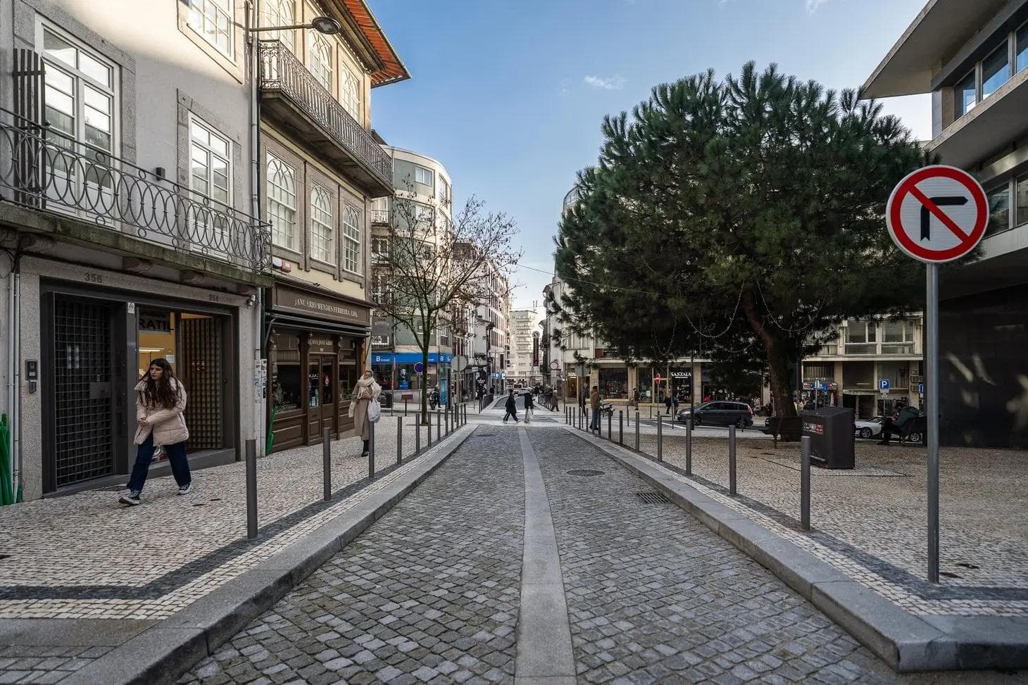Rua do Bonjardim is back: Porto returns its third coolest street in the world to the city